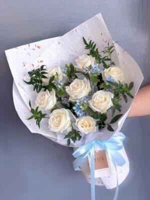 Ivory Blue Rose Proud Bouquet | 象牙白骄傲玫瑰花束